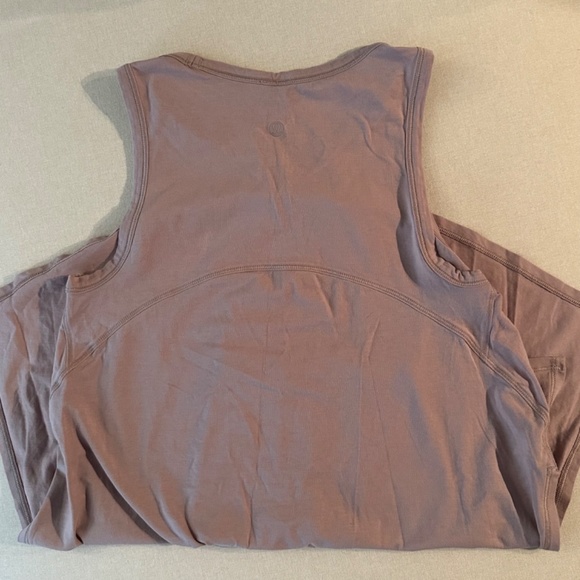 Lululemon Long for Length Tank, Size 4 - Picture 6 of 7